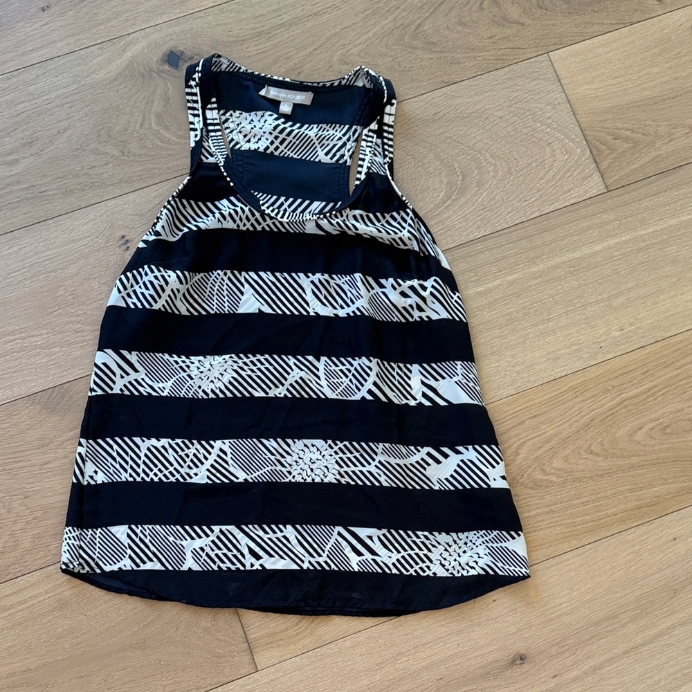 Banana Republic Navy and White Patterned Top